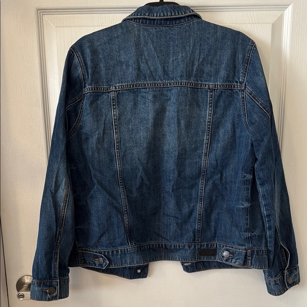 Stylish Denim Jacket - image 5